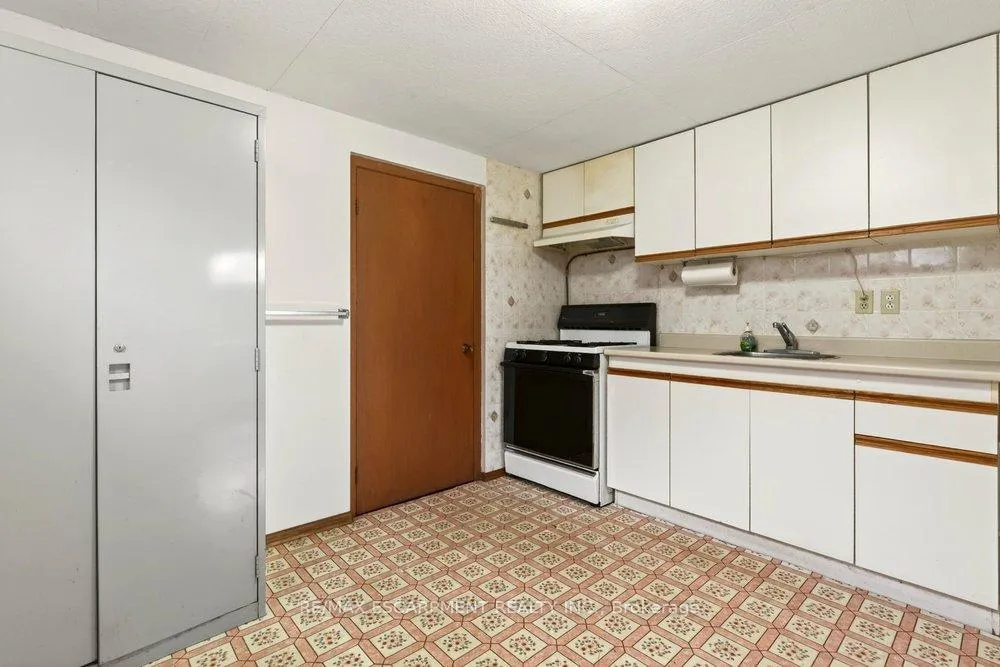 Photo 15 of 134 Greeningdon Drive, Hamilton, Greeningdon — HOMEH