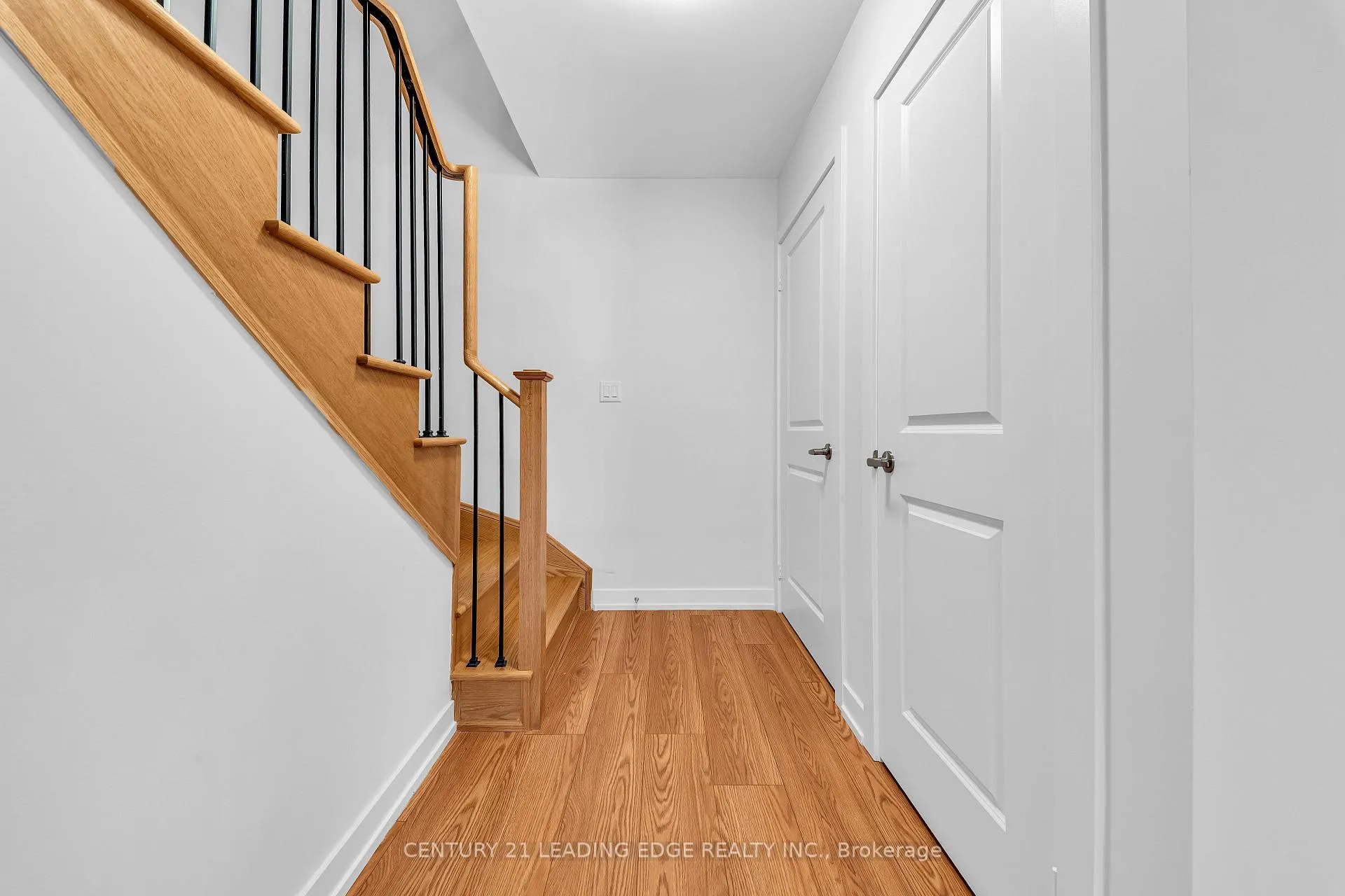 Photo 7 of 25 Pluto Way, Whitby, Brooklin — HOMEH