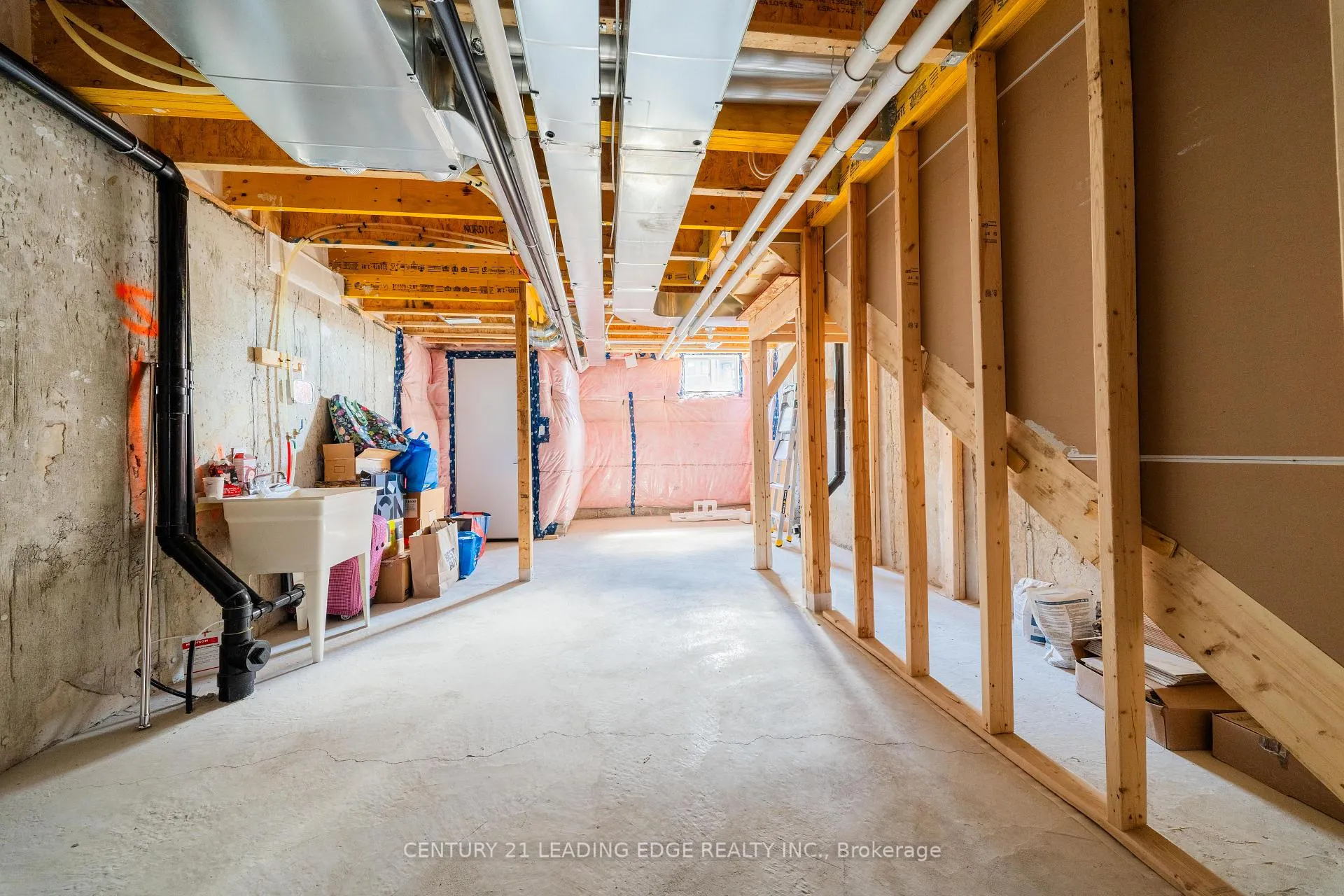 Photo 11 of 25 Pluto Way, Whitby, Brooklin — HOMEH