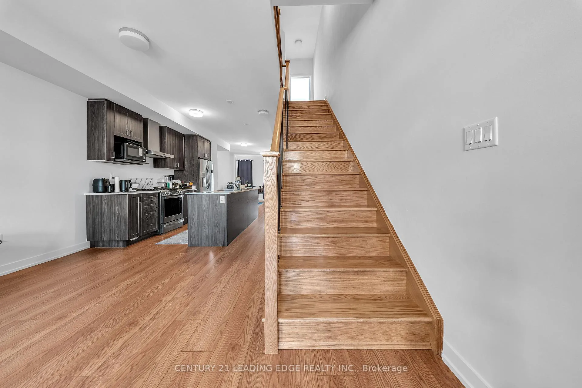Photo 19 of 25 Pluto Way, Whitby, Brooklin — HOMEH