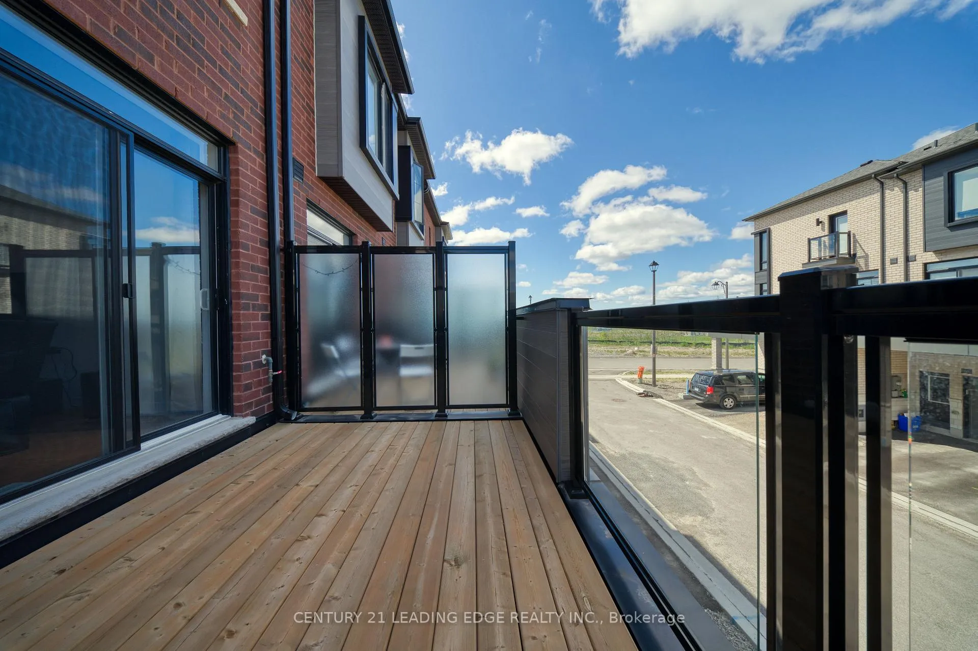 Photo 24 of 25 Pluto Way, Whitby, Brooklin — HOMEH