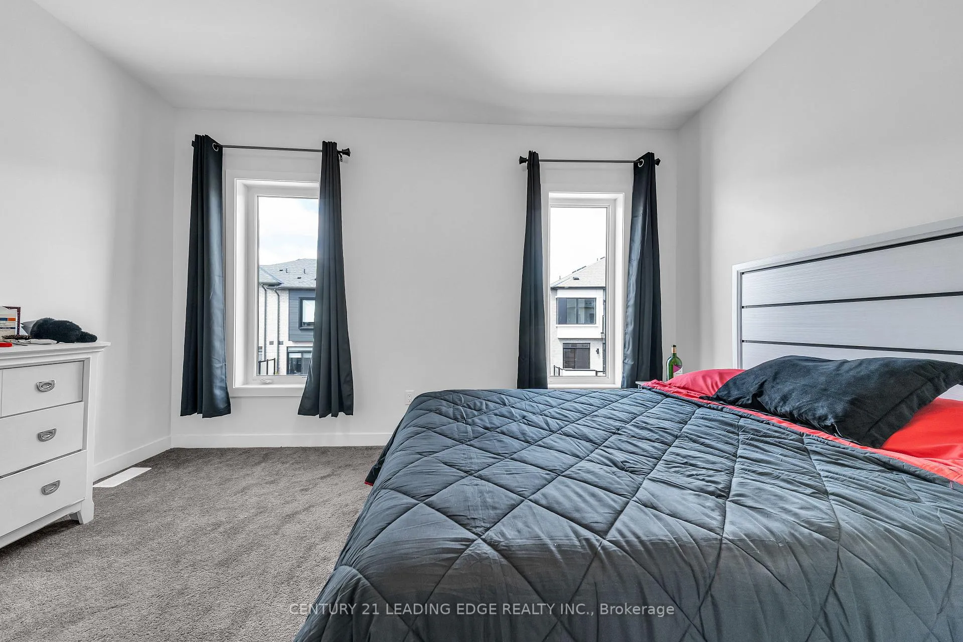 Photo 31 of 25 Pluto Way, Whitby, Brooklin — HOMEH