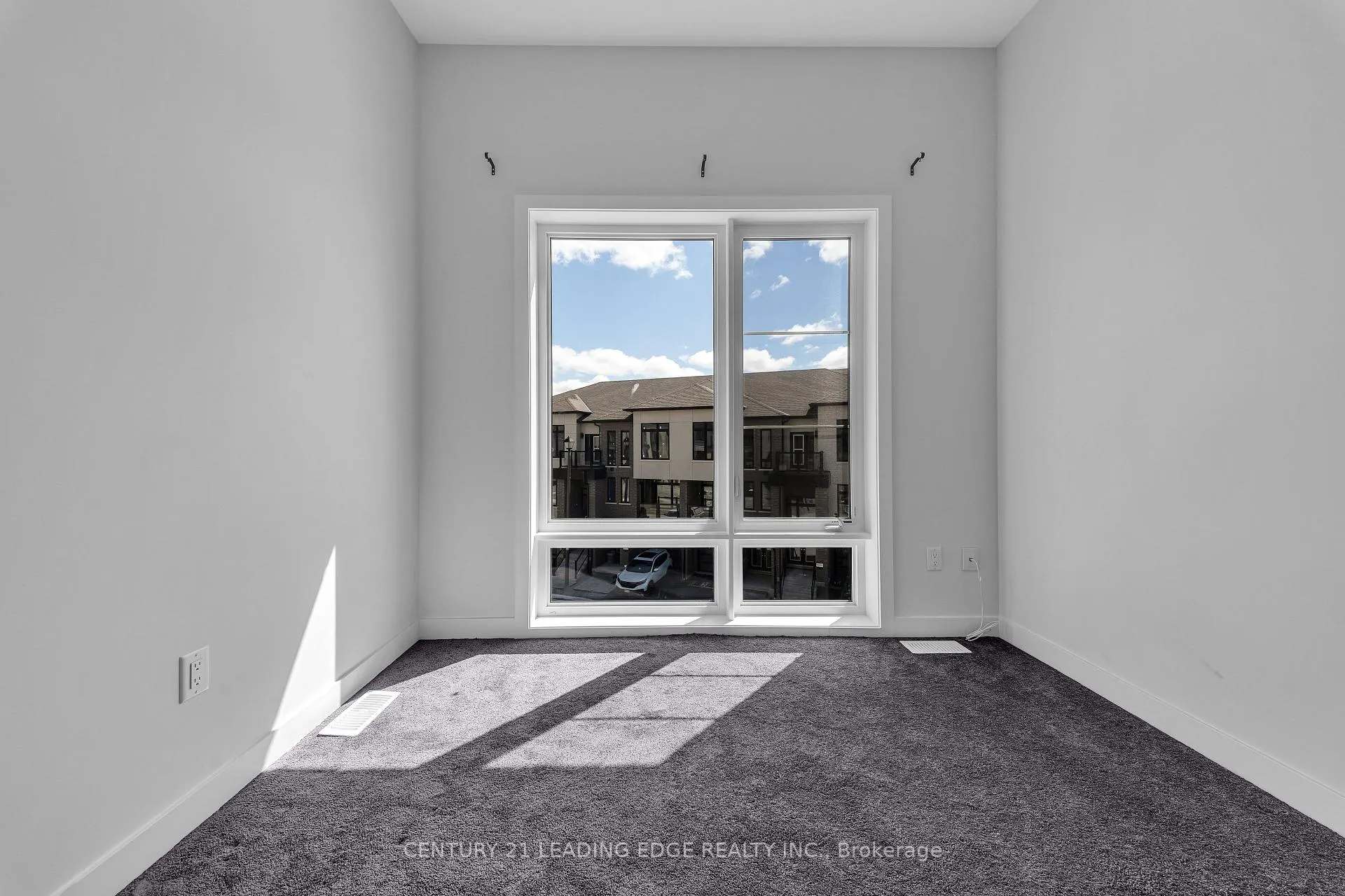 Photo 34 of 25 Pluto Way, Whitby, Brooklin — HOMEH
