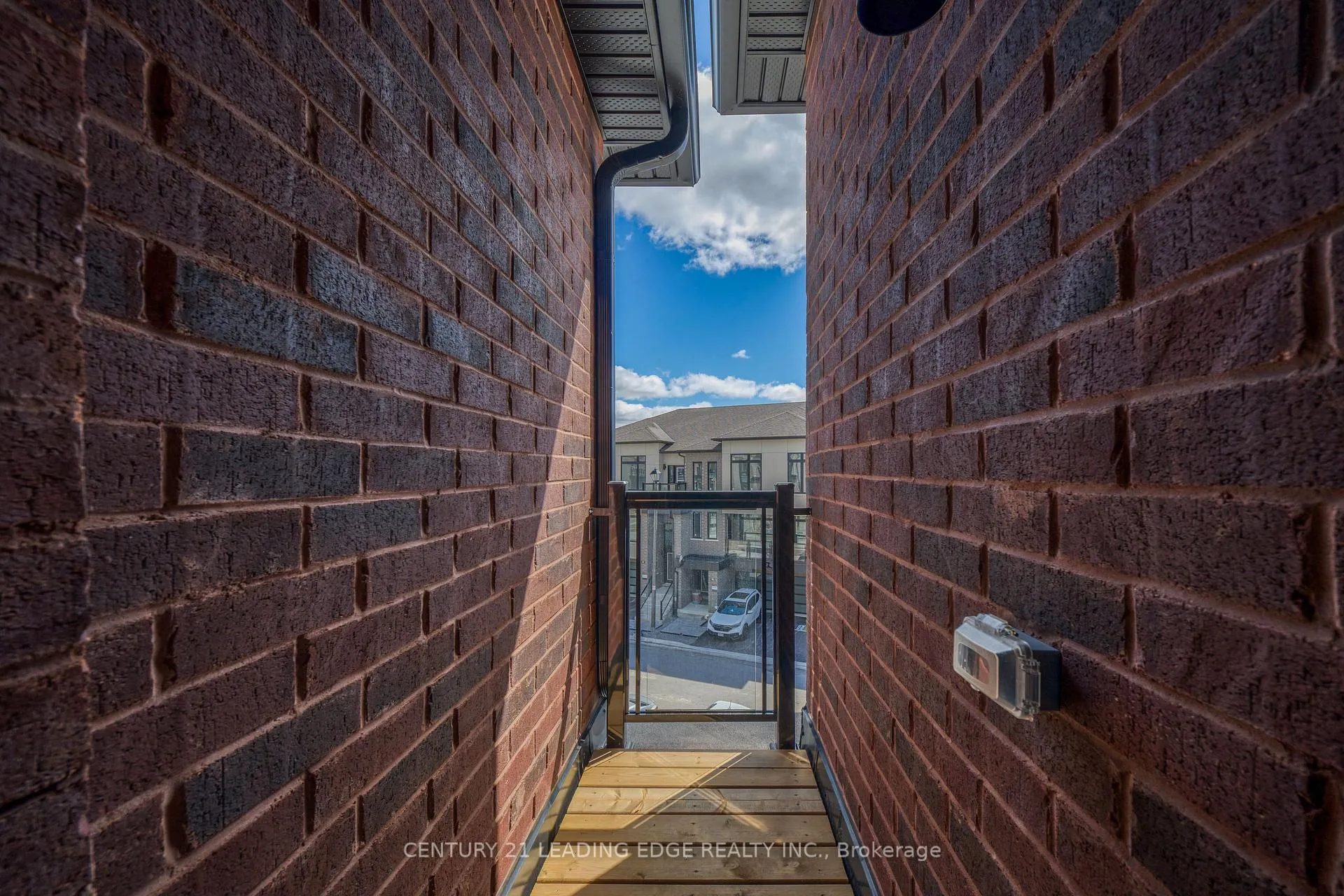 Photo 35 of 25 Pluto Way, Whitby, Brooklin — HOMEH