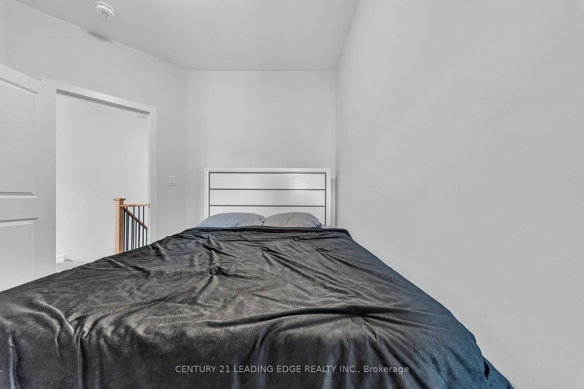 Photo 36 of 25 Pluto Way, Whitby, Brooklin — HOMEH