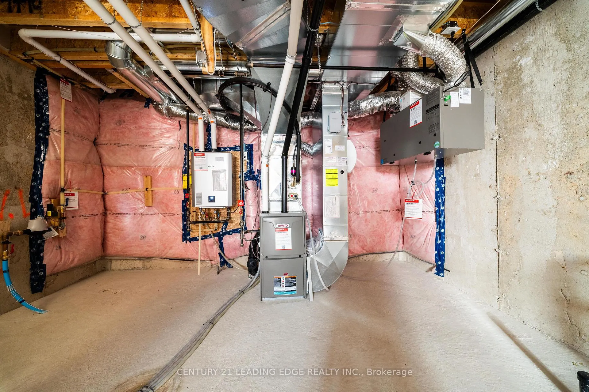 Photo 40 of 25 Pluto Way, Whitby, Brooklin — HOMEH