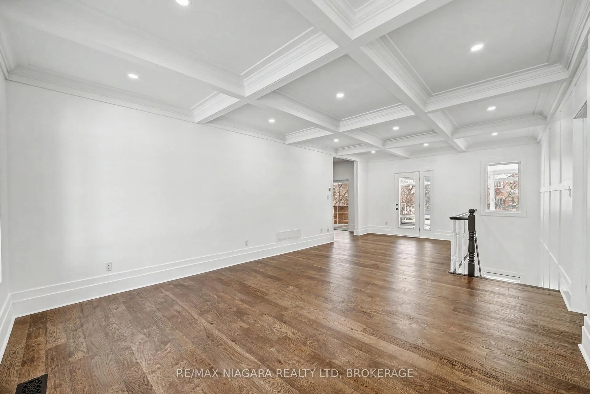 Photo 4 of 41 Morrison Crescent, Grimsby, Grimsby Beach — HOMEH