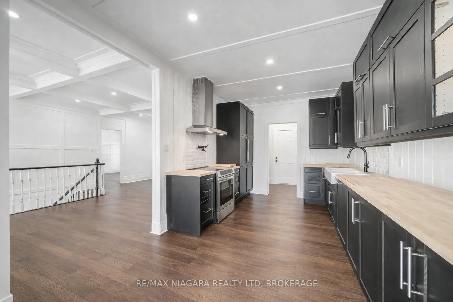 Photo 16 of 41 Morrison Crescent, Grimsby, Grimsby Beach — HOMEH