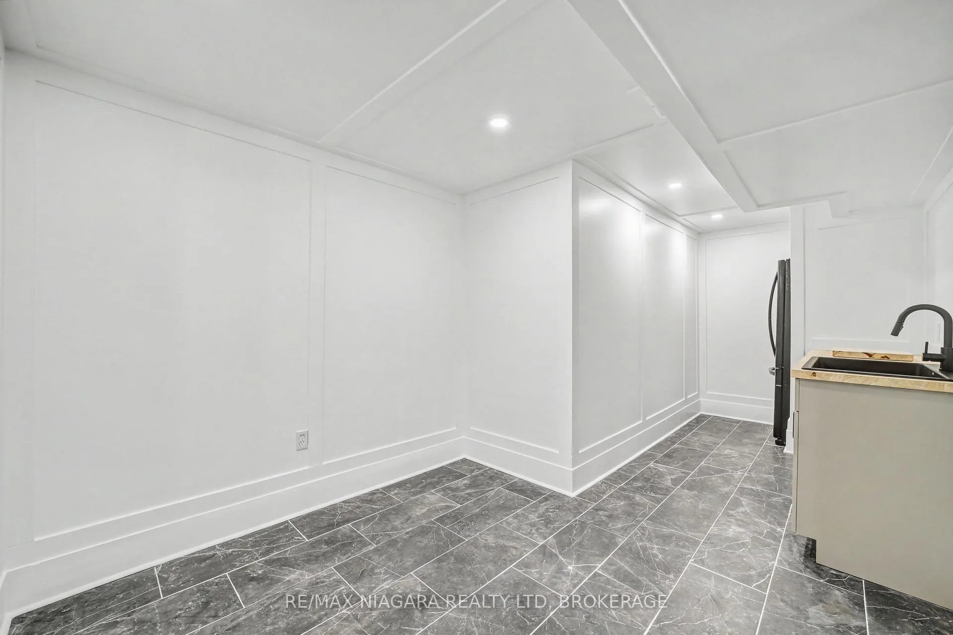 Photo 33 of 41 Morrison Crescent, Grimsby, Grimsby Beach — HOMEH