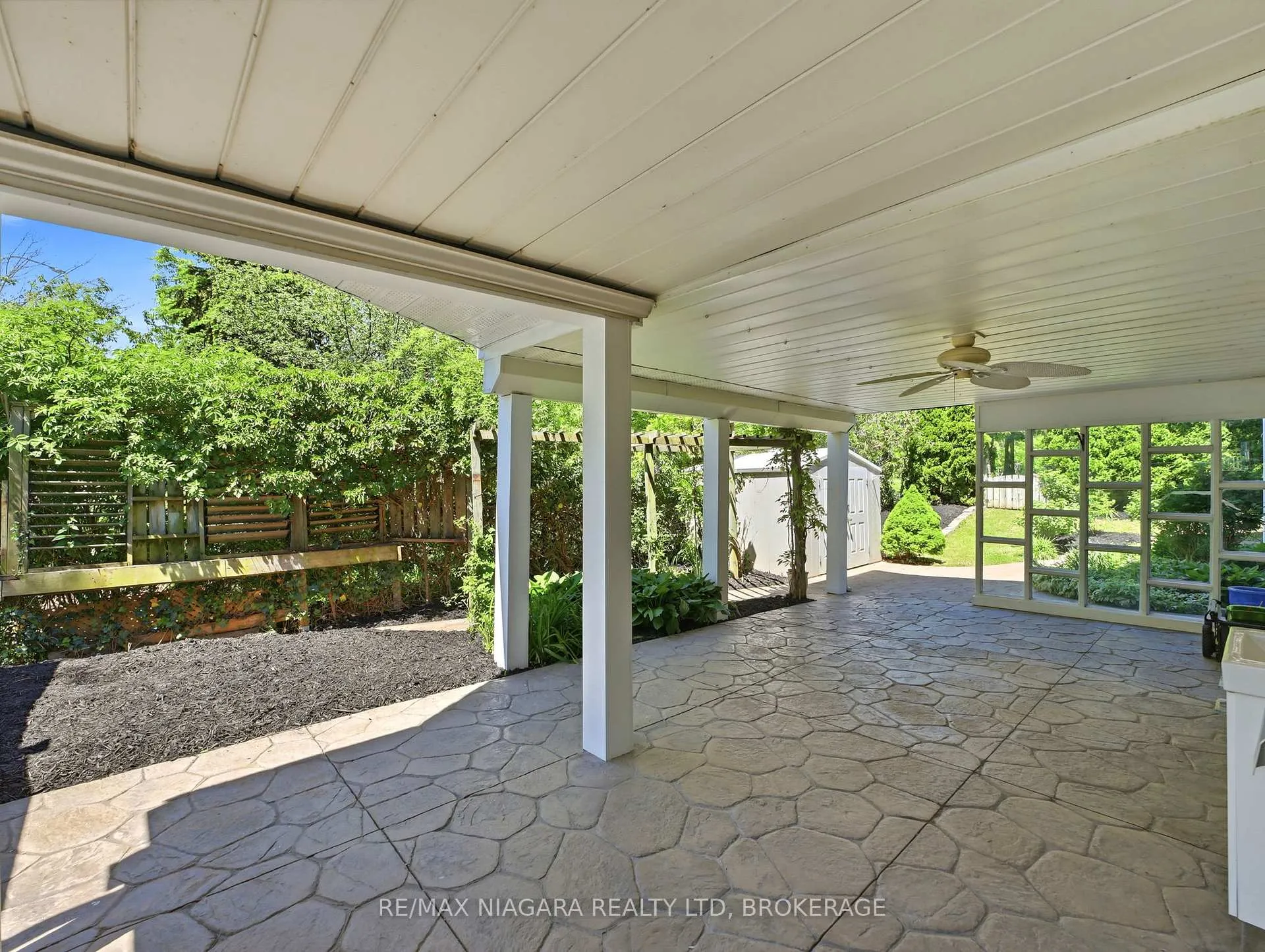 Photo 36 of 41 Morrison Crescent, Grimsby, Grimsby Beach — HOMEH