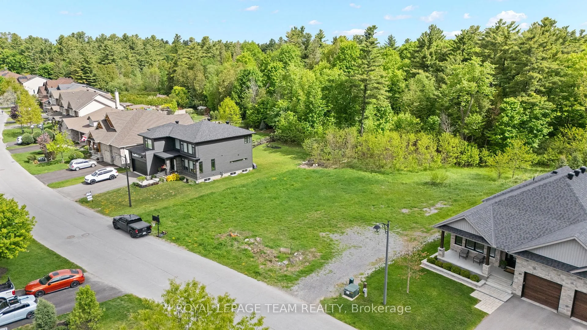 Photo 5 of 199 Charlie's Lane, Ottawa, Carp — HOMEH