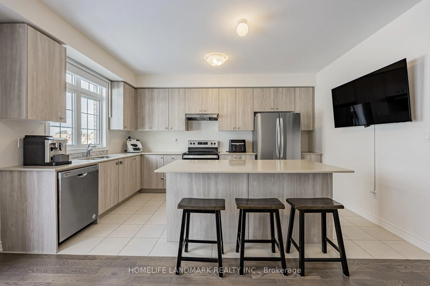 Photo 7 of 1102 Pisces Trail, Pickering, Rural Pickering — HOMEH