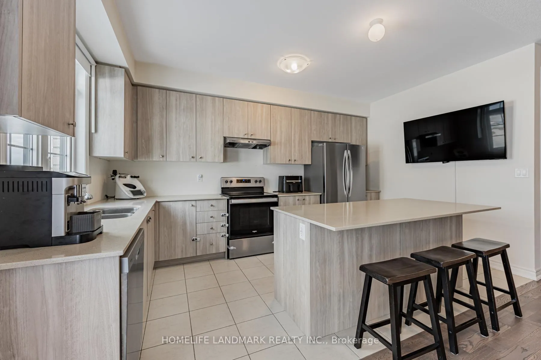 Photo 8 of 1102 Pisces Trail, Pickering, Rural Pickering — HOMEH