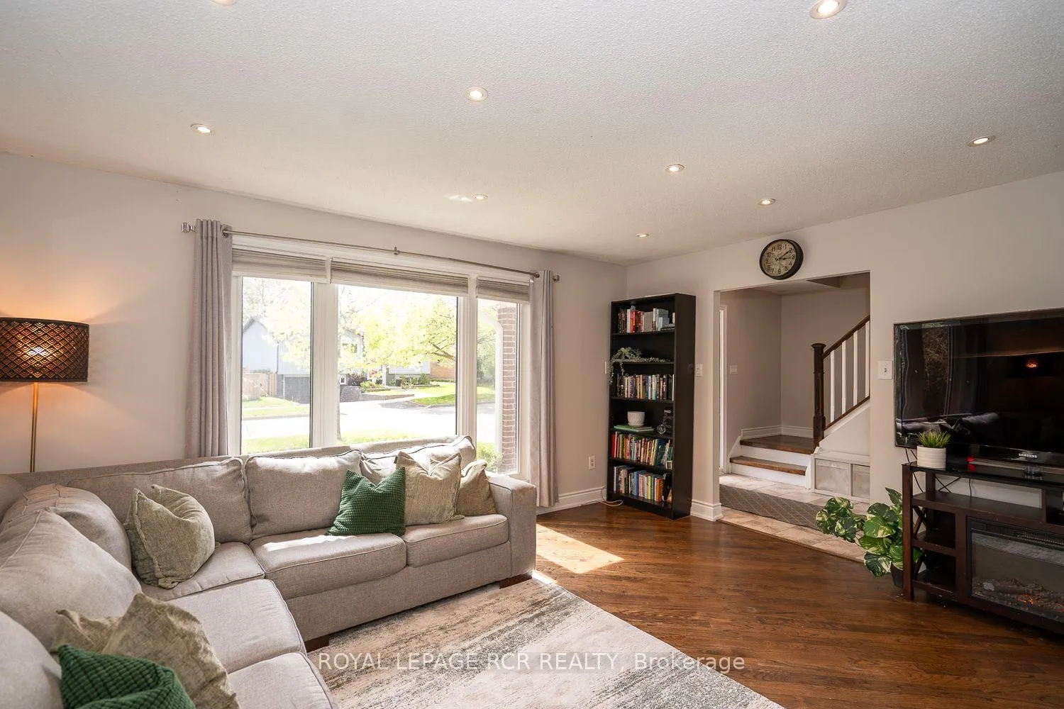 Photo 7 of 3 Brighton Place, Orangeville — HOMEH