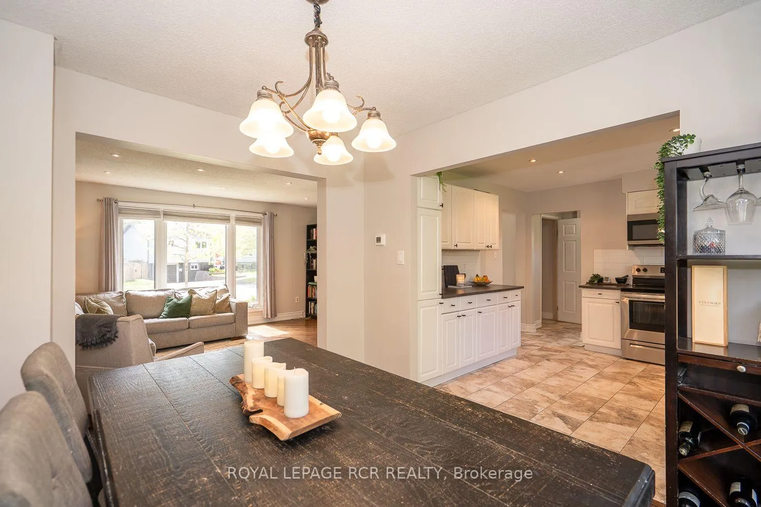 Photo 10 of 3 Brighton Place, Orangeville — HOMEH