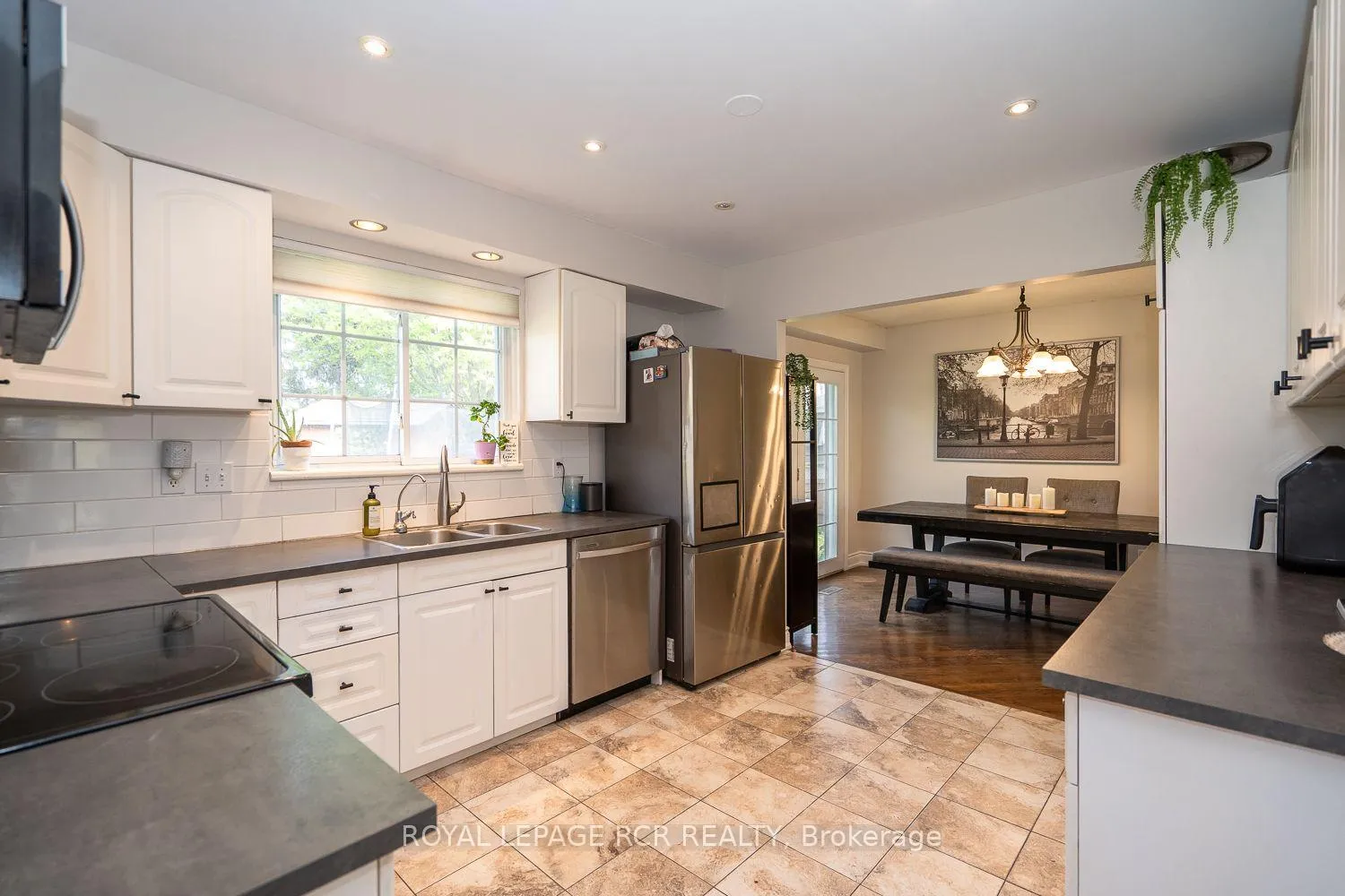 Photo 12 of 3 Brighton Place, Orangeville — HOMEH