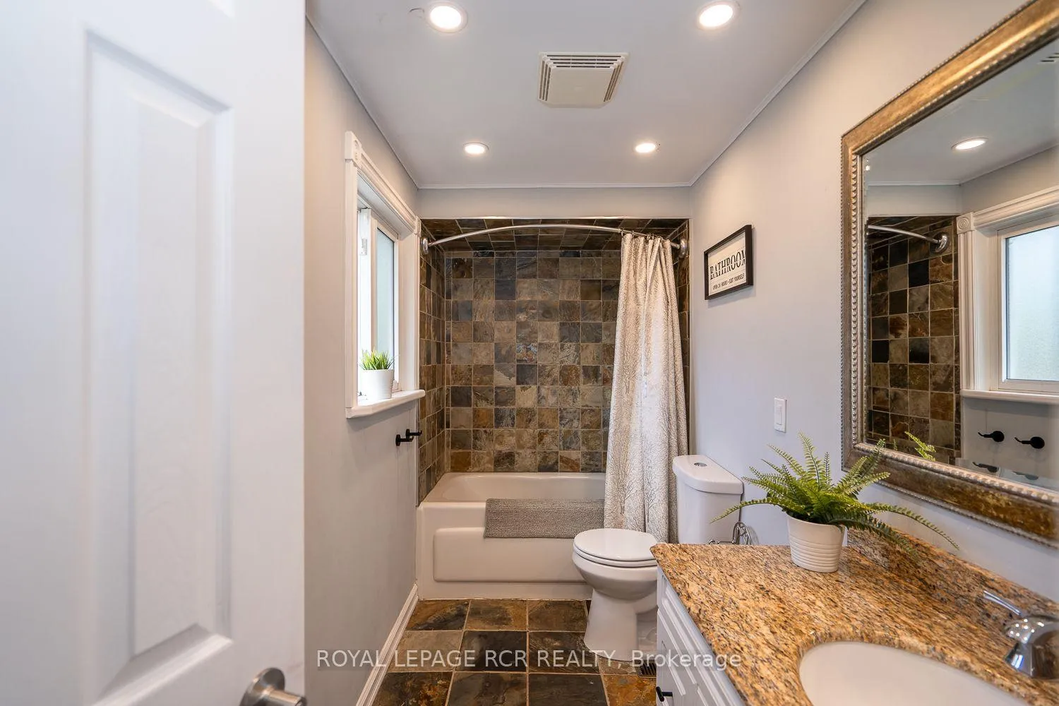 Photo 21 of 3 Brighton Place, Orangeville — HOMEH