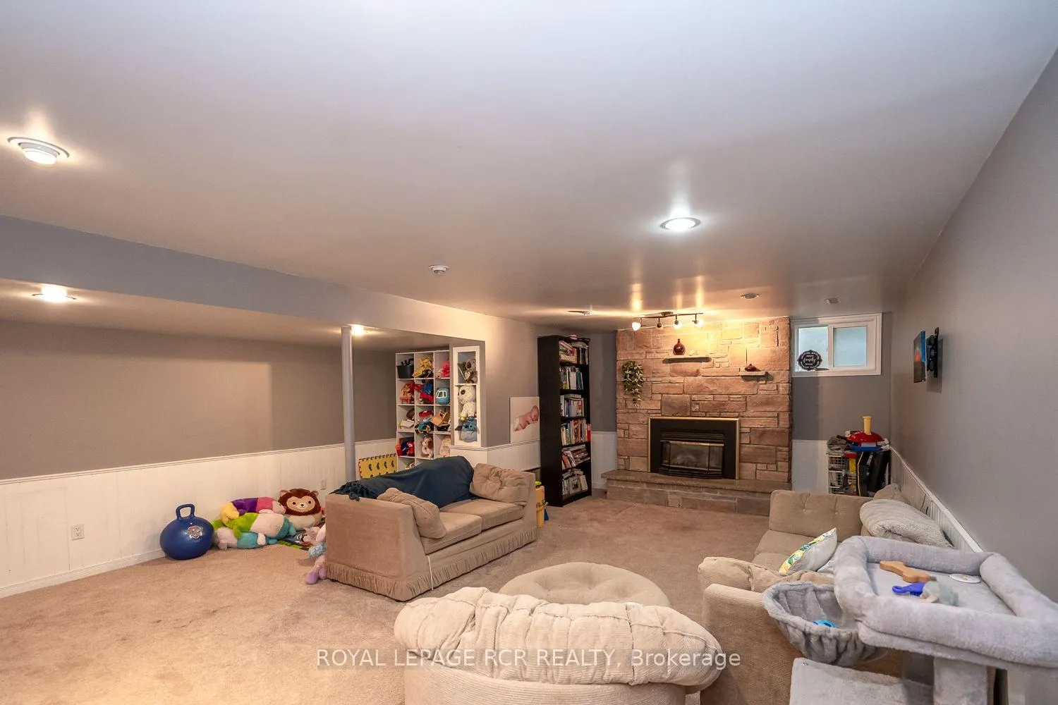 Photo 23 of 3 Brighton Place, Orangeville — HOMEH