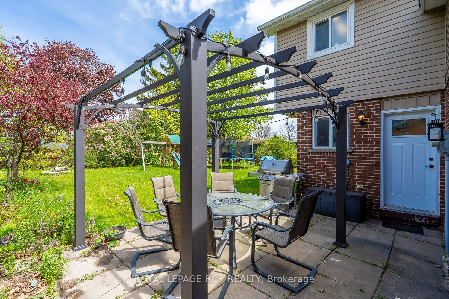 Photo 26 of 3 Brighton Place, Orangeville — HOMEH