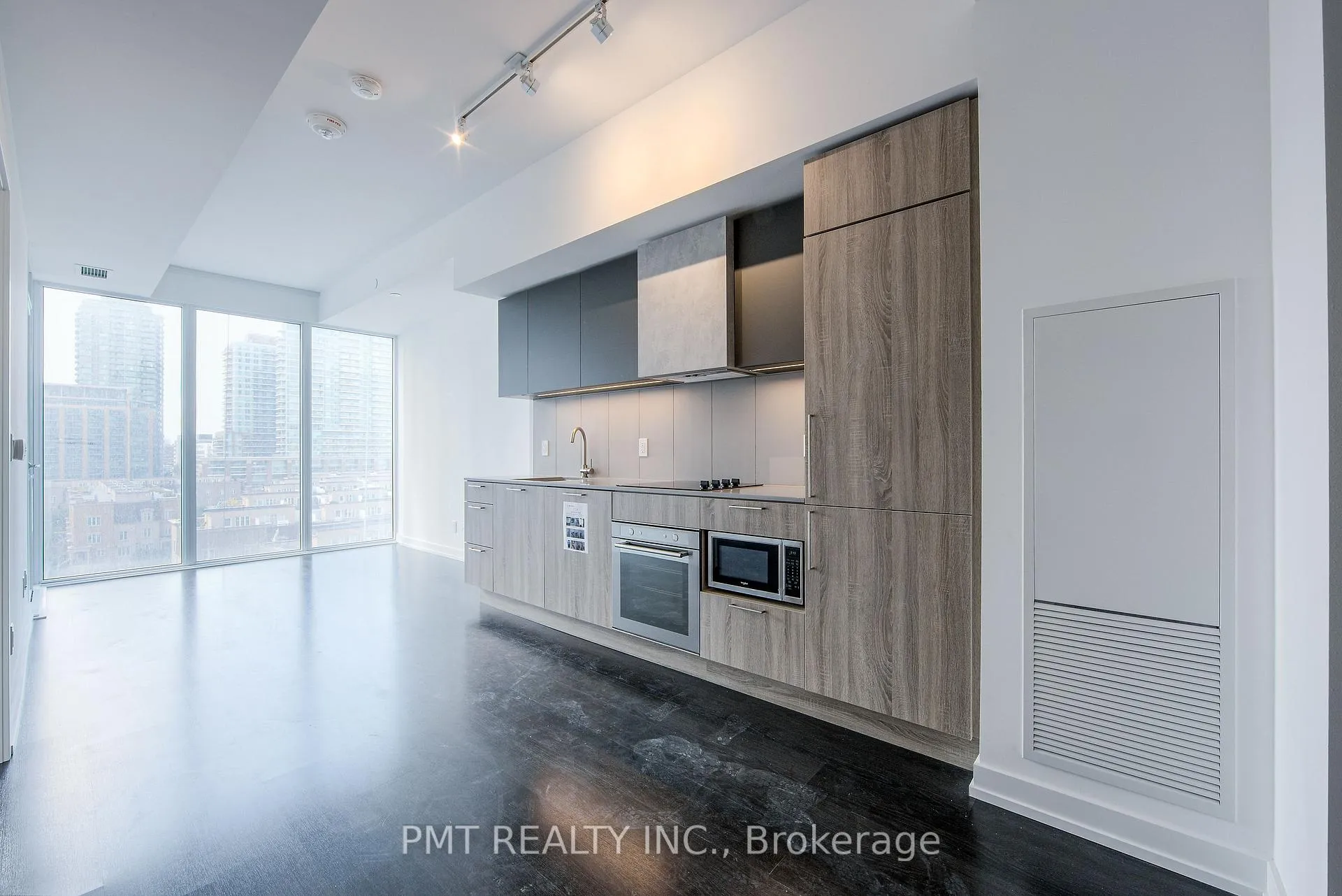 Photo 4 of Unit 710, 19 Western Battery Road, Toronto, Niagara — HOMEH