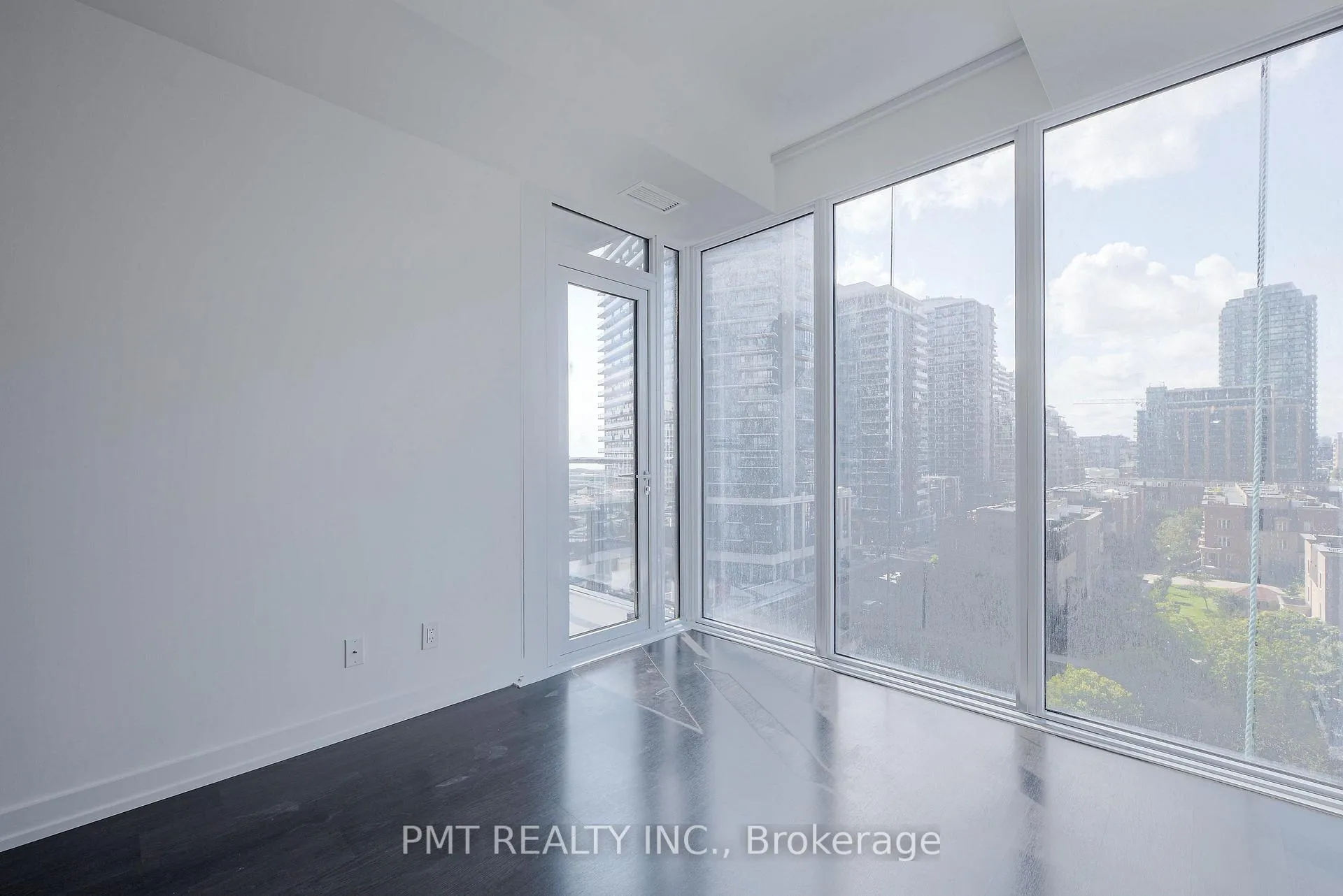 Photo 10 of Unit 710, 19 Western Battery Road, Toronto, Niagara — HOMEH