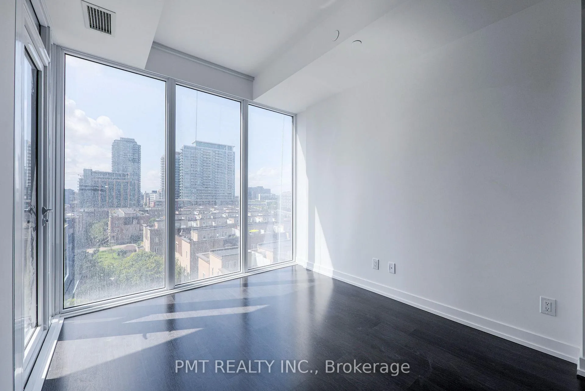Photo 11 of Unit 710, 19 Western Battery Road, Toronto, Niagara — HOMEH