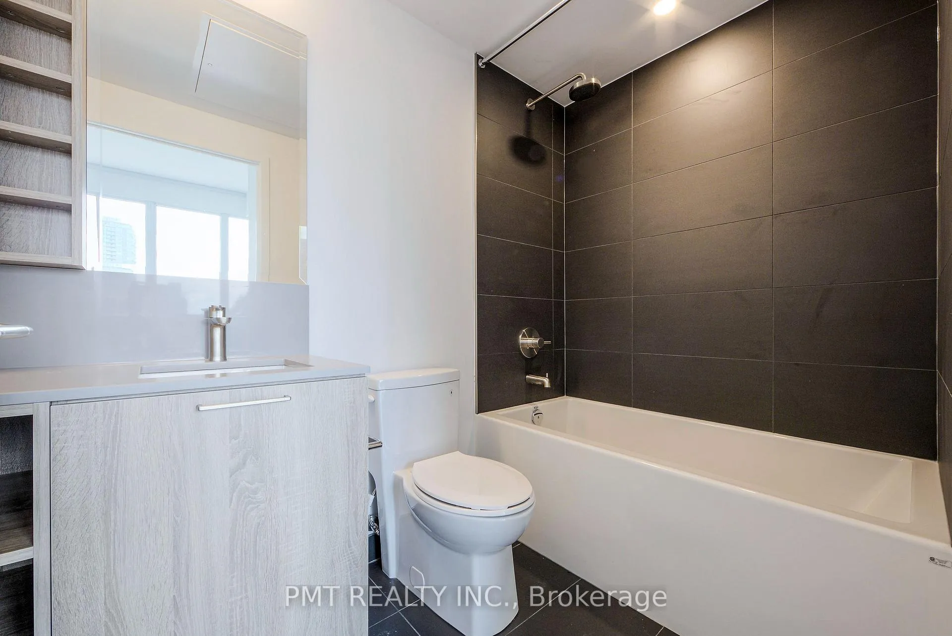 Photo 16 of Unit 710, 19 Western Battery Road, Toronto, Niagara — HOMEH