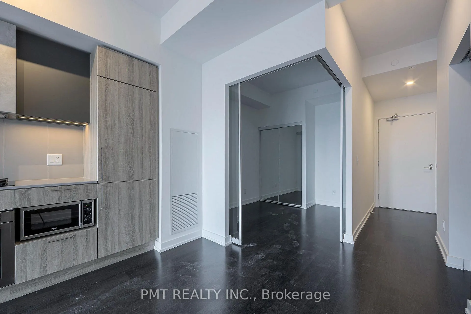 Photo 17 of Unit 710, 19 Western Battery Road, Toronto, Niagara — HOMEH