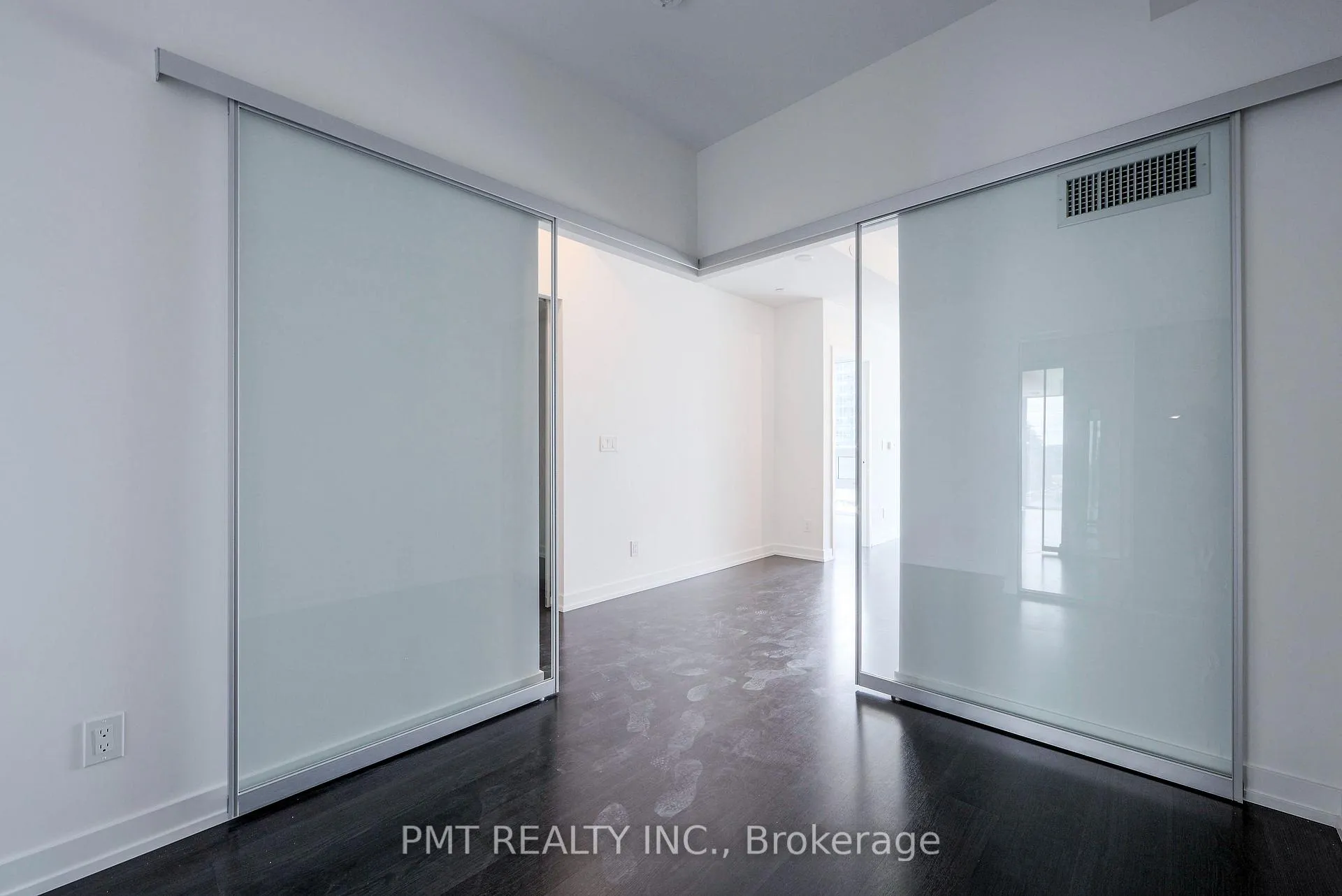 Photo 19 of Unit 710, 19 Western Battery Road, Toronto, Niagara — HOMEH