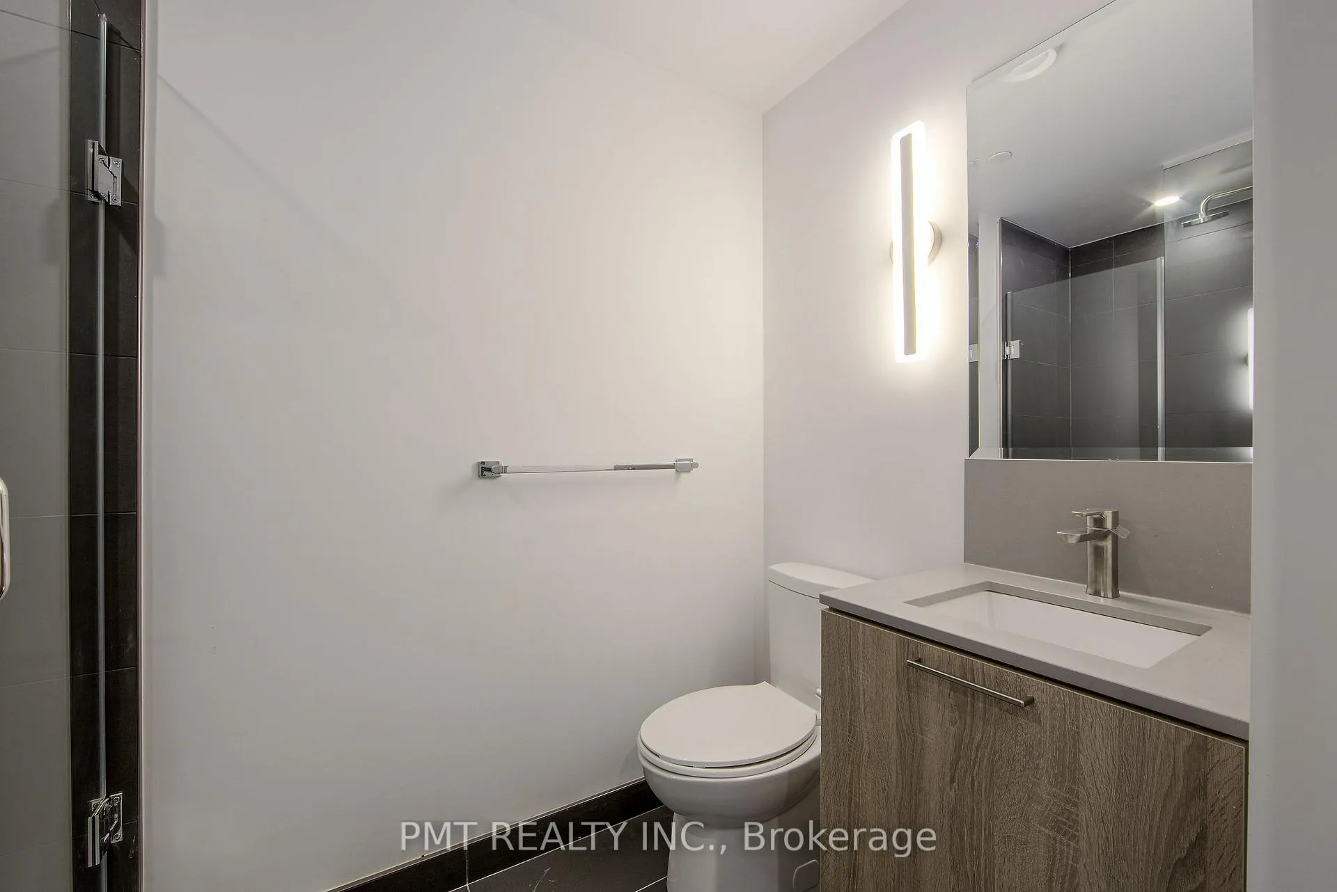Photo 21 of Unit 710, 19 Western Battery Road, Toronto, Niagara — HOMEH