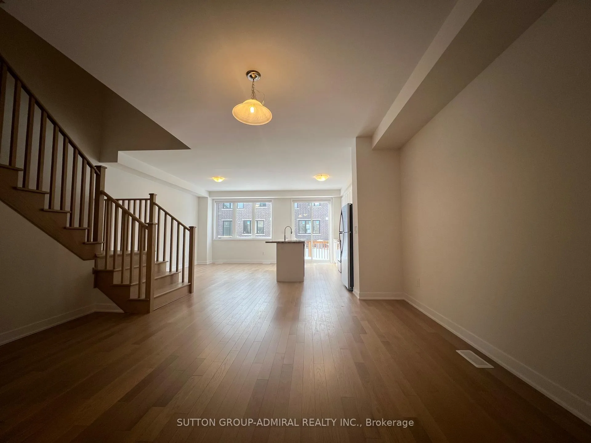 Photo 2 of 20 John Canning Way, Markham, Unionville — HOMEH