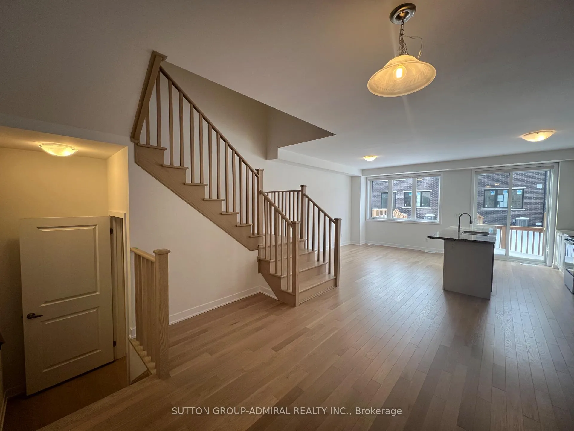 Photo 3 of 20 John Canning Way, Markham, Unionville — HOMEH