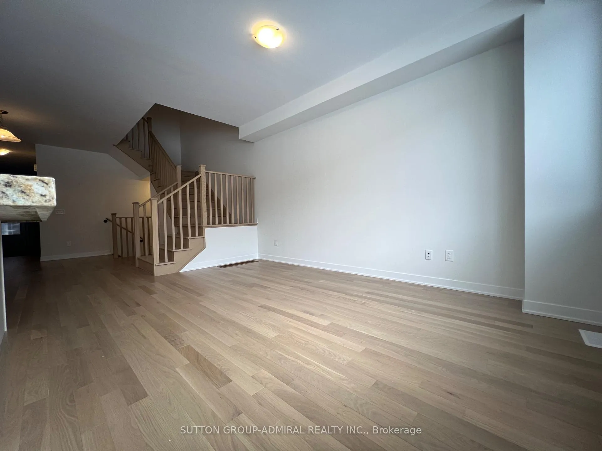 Photo 4 of 20 John Canning Way, Markham, Unionville — HOMEH