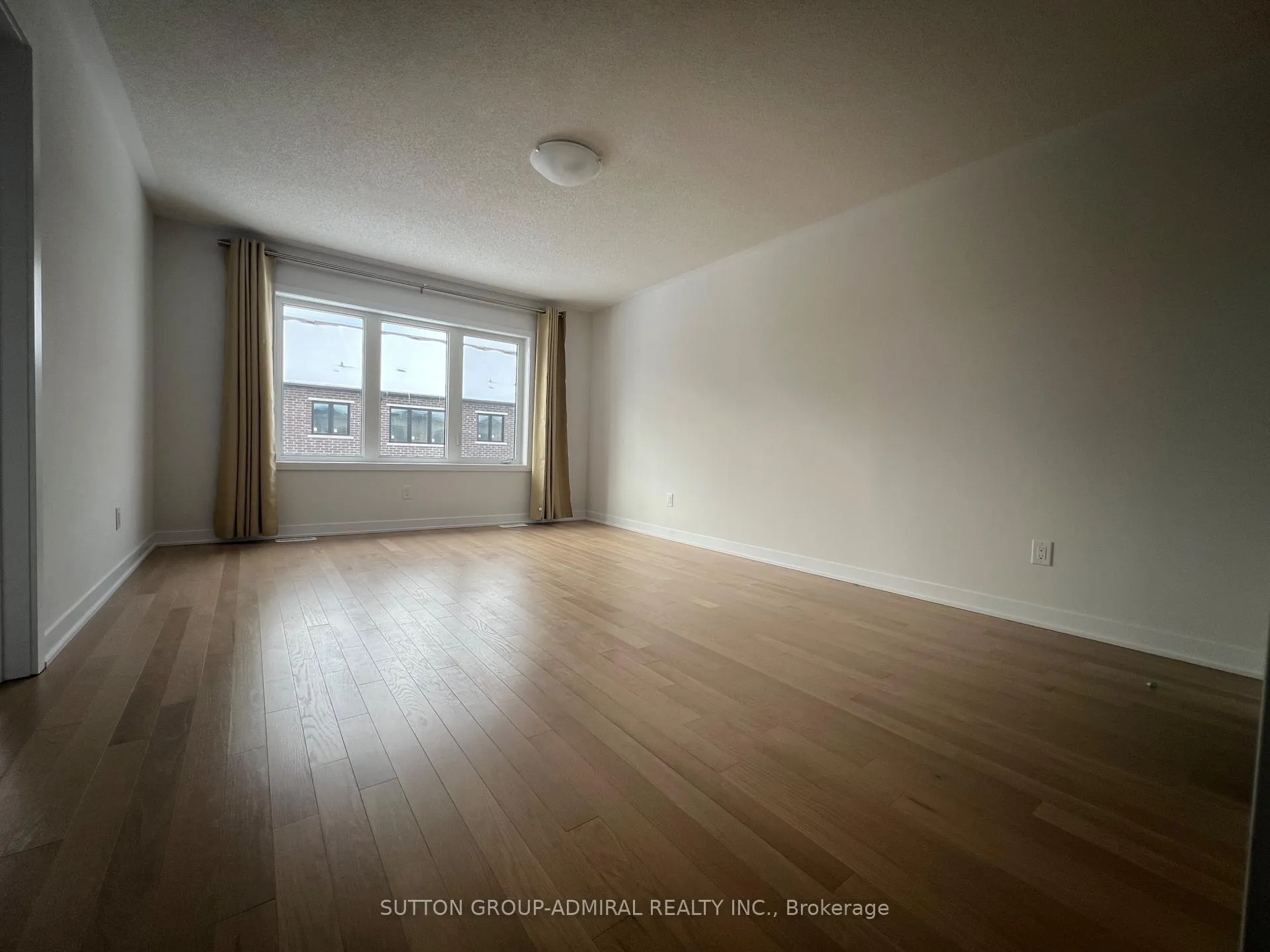 Photo 8 of 20 John Canning Way, Markham, Unionville — HOMEH