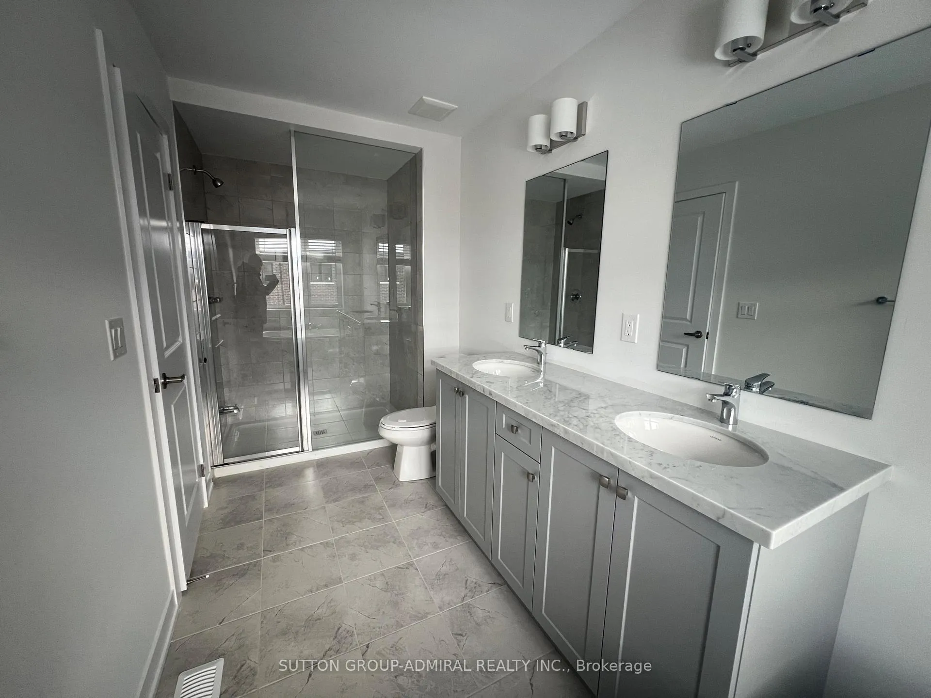 Photo 13 of 20 John Canning Way, Markham, Unionville — HOMEH