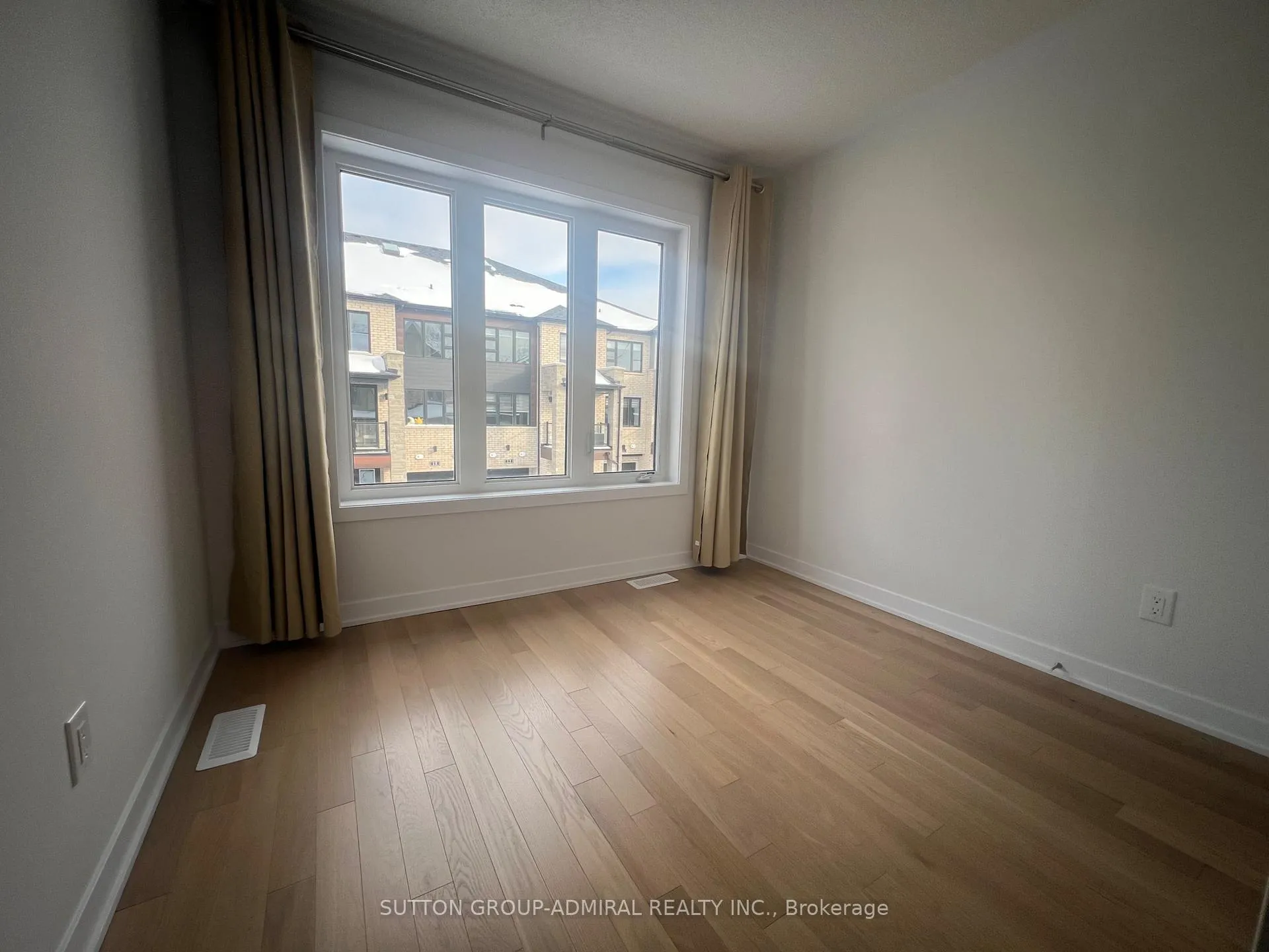 Photo 14 of 20 John Canning Way, Markham, Unionville — HOMEH