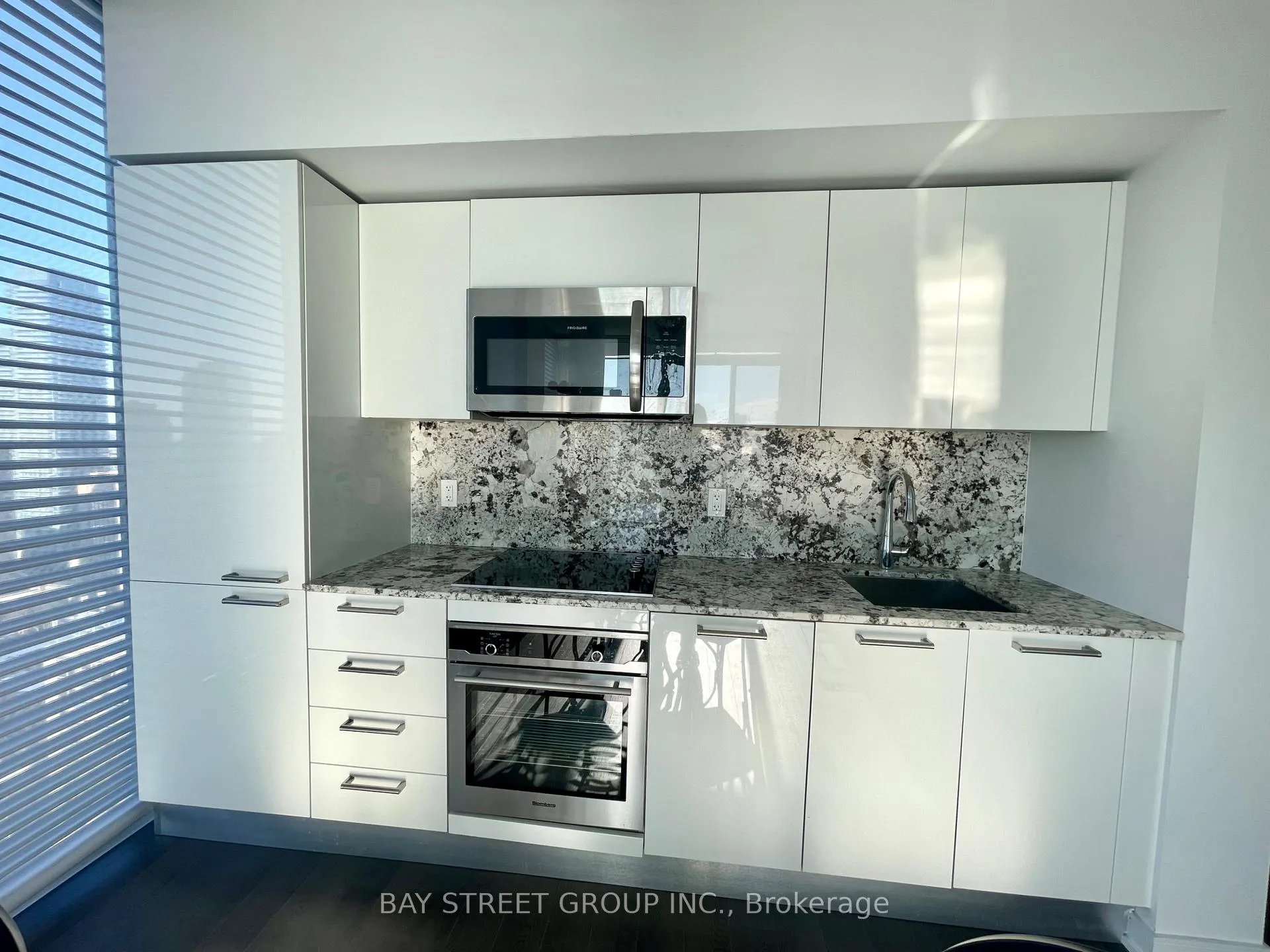Photo 3 of Unit 3202, 28 Wellesley Street E, Toronto, Church-Yonge Corridor — HOMEH
