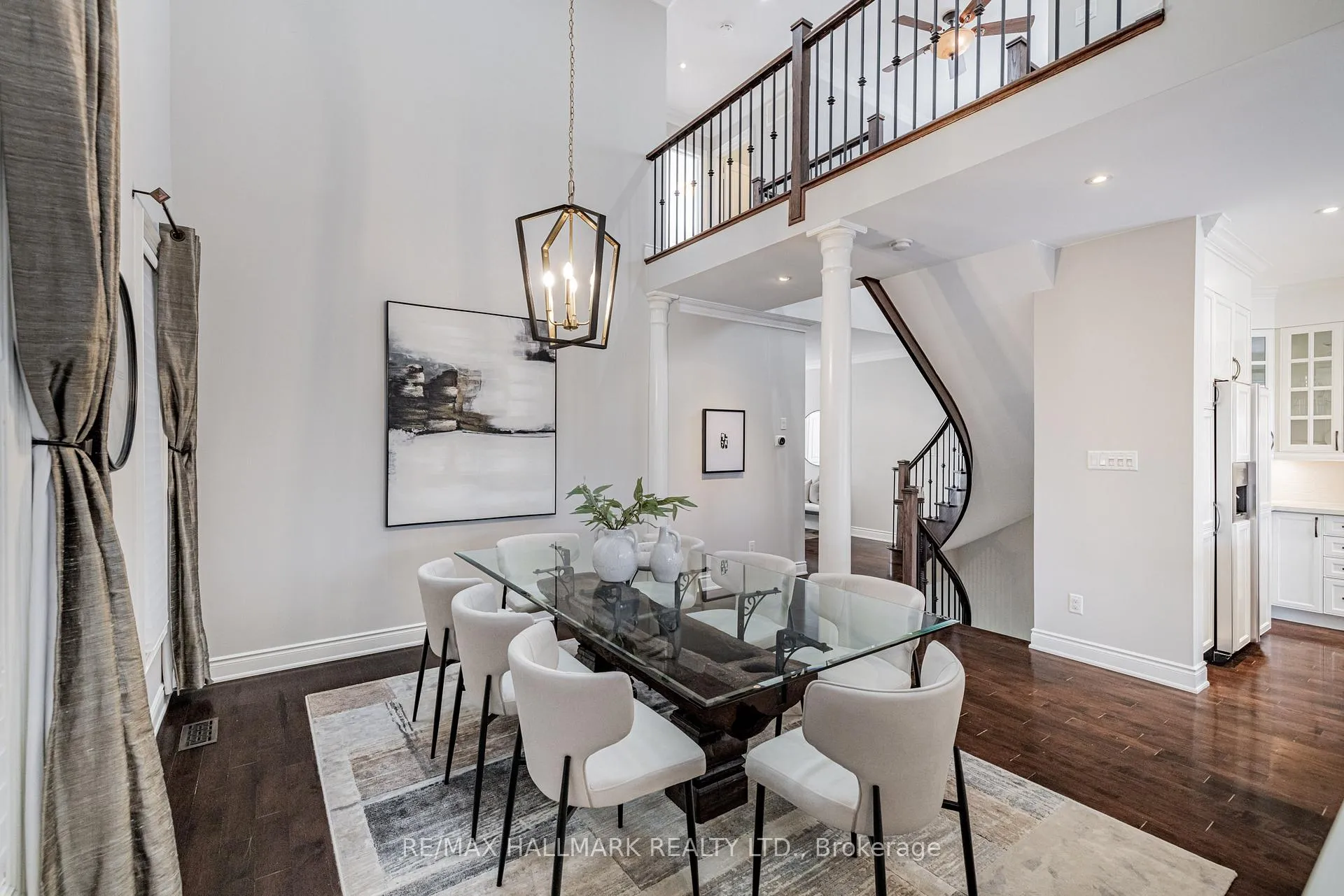 Photo 2 of 48 Stonecliffe Crescent, Aurora, Aurora Estates — HOMEH