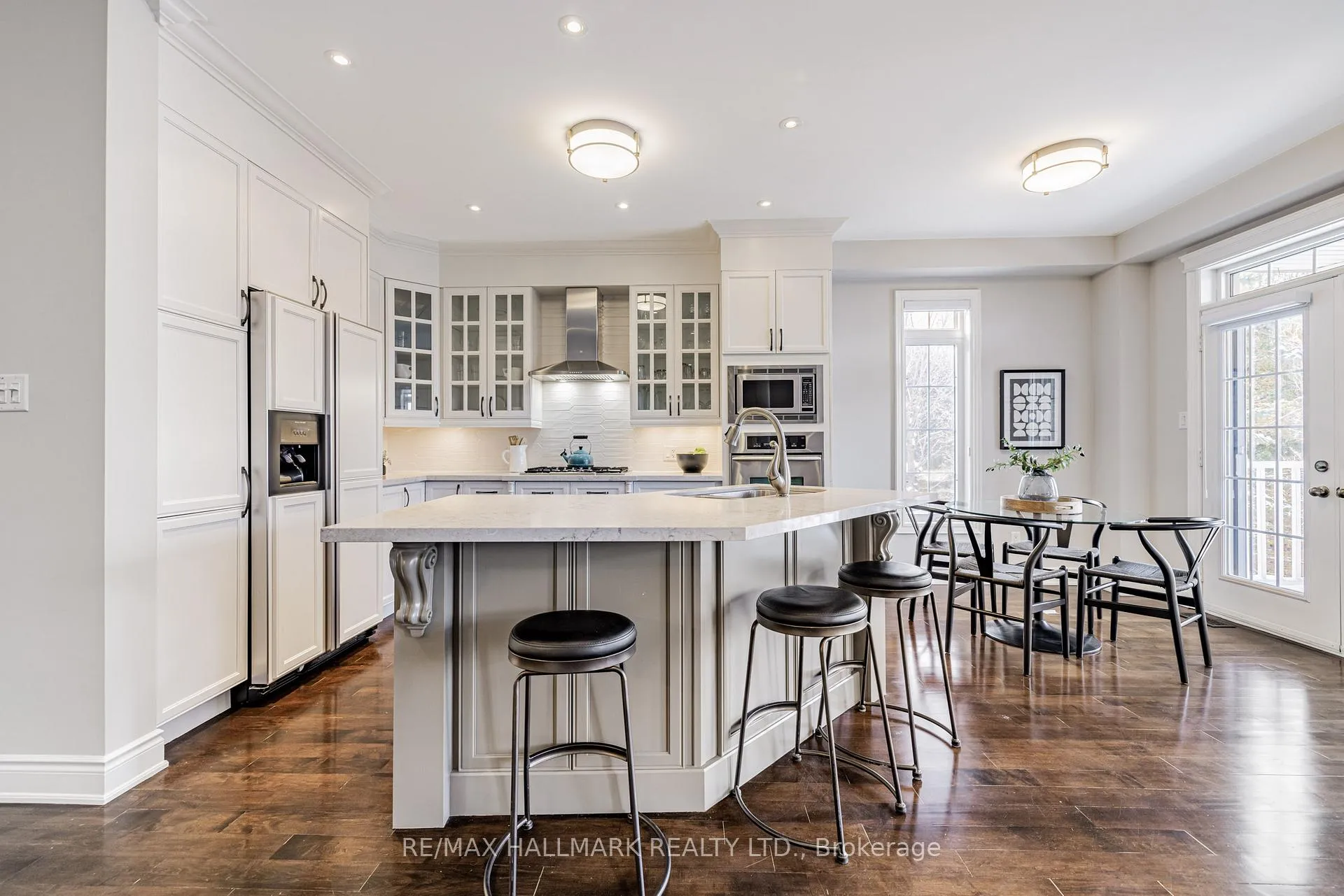 Photo 7 of 48 Stonecliffe Crescent, Aurora, Aurora Estates — HOMEH