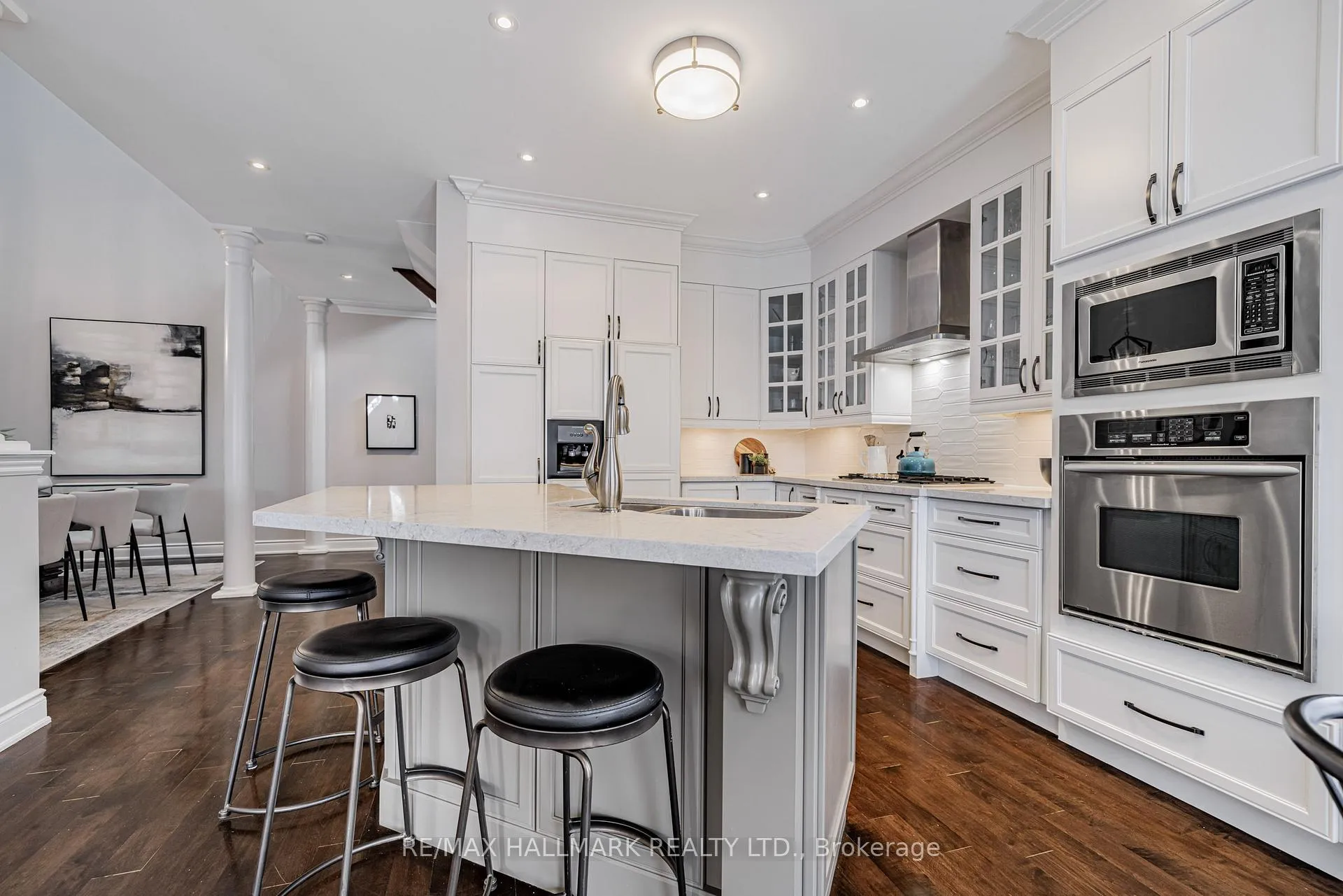 Photo 9 of 48 Stonecliffe Crescent, Aurora, Aurora Estates — HOMEH