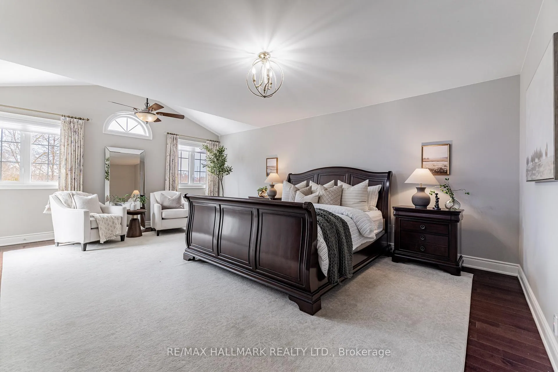 Photo 10 of 48 Stonecliffe Crescent, Aurora, Aurora Estates — HOMEH