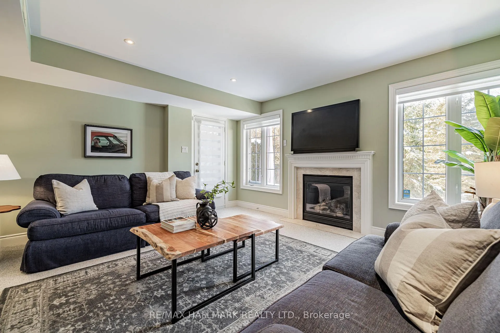 Photo 20 of 48 Stonecliffe Crescent, Aurora, Aurora Estates — HOMEH