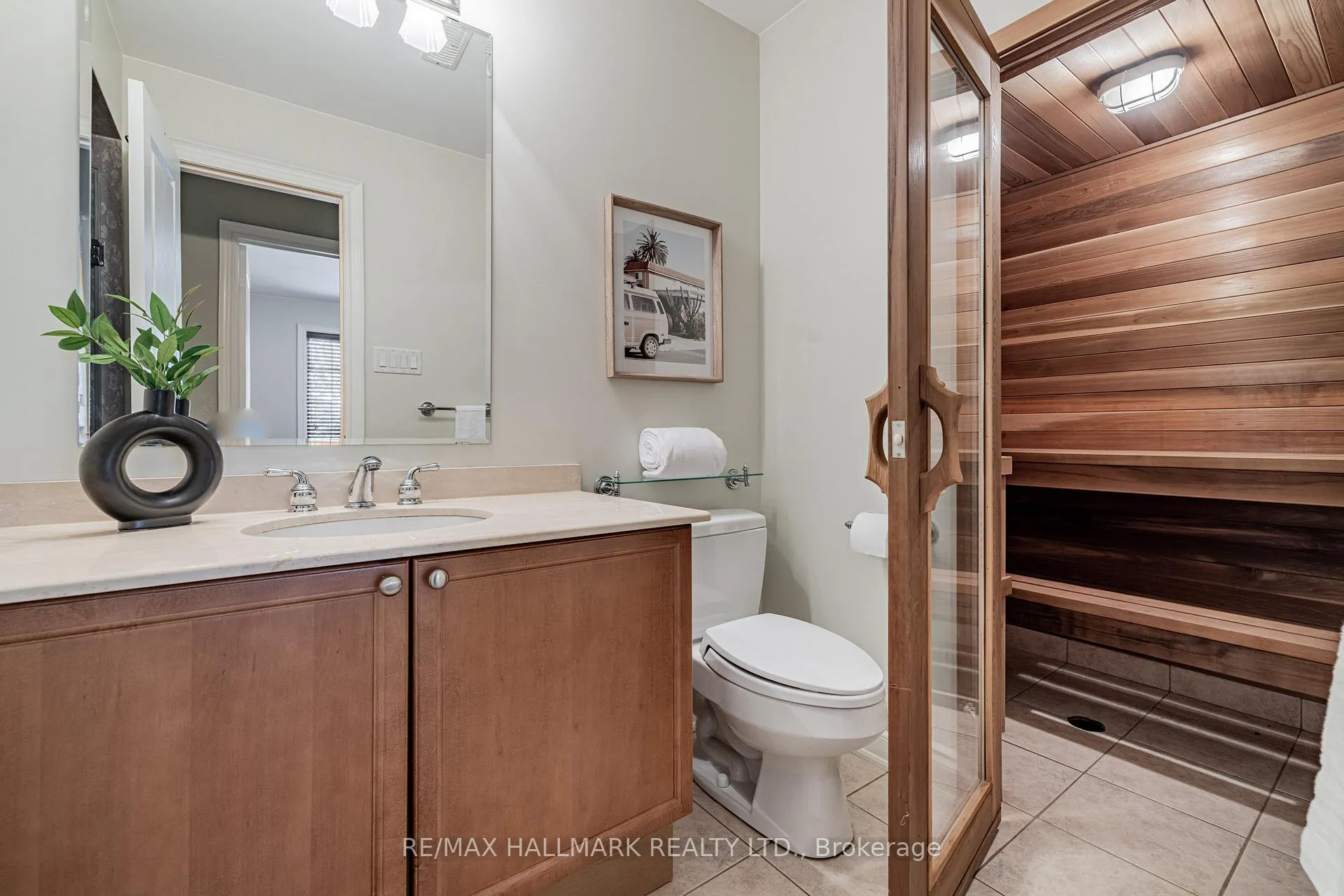Photo 23 of 48 Stonecliffe Crescent, Aurora, Aurora Estates — HOMEH