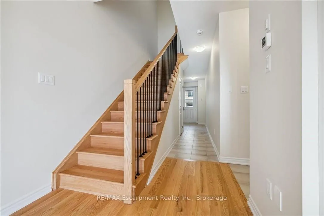 Photo 3 of 1396 National Common, Burlington, Tyandaga — HOMEH