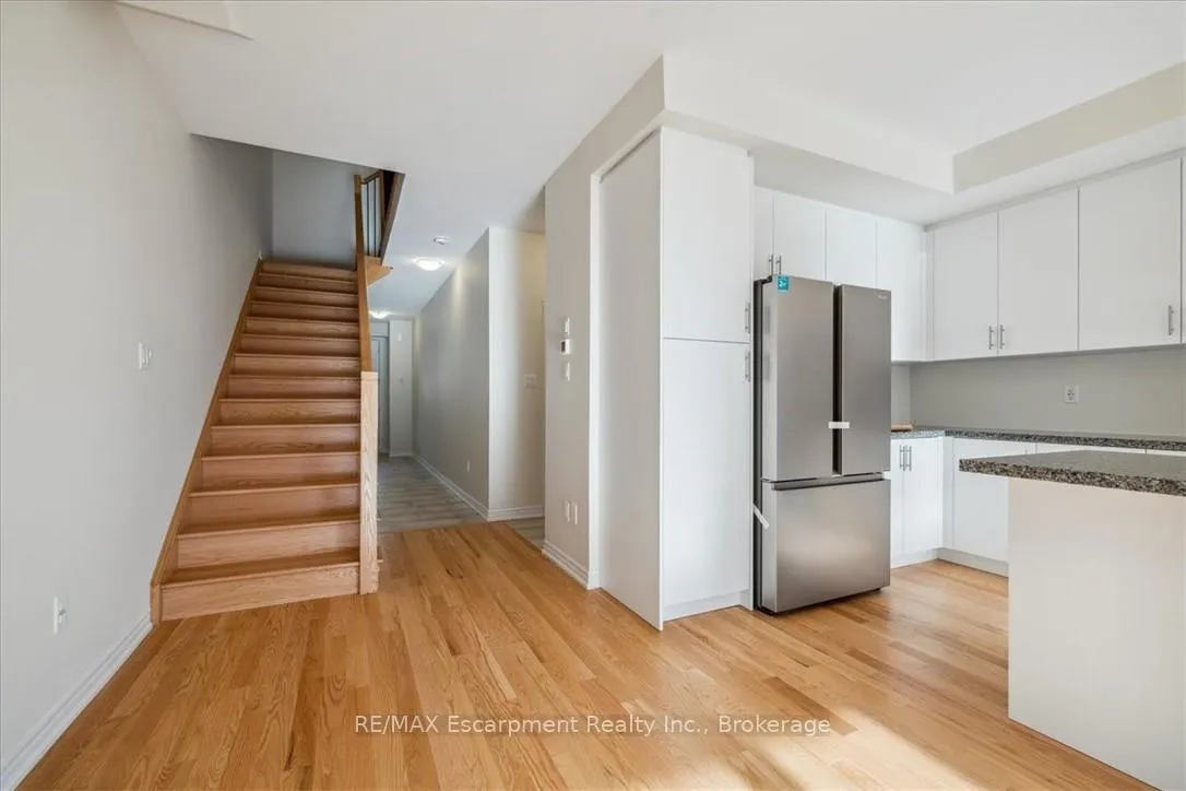 Photo 6 of 1396 National Common, Burlington, Tyandaga — HOMEH