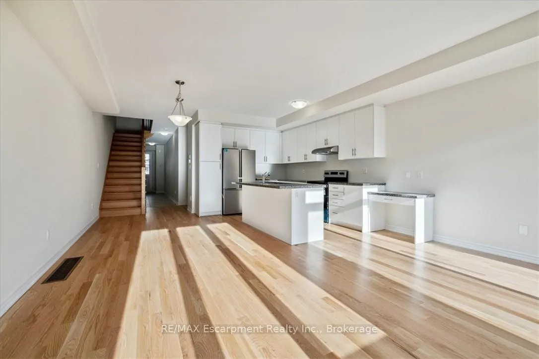 Photo 7 of 1396 National Common, Burlington, Tyandaga — HOMEH