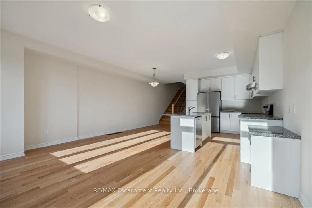 Photo 8 of 1396 National Common, Burlington, Tyandaga — HOMEH