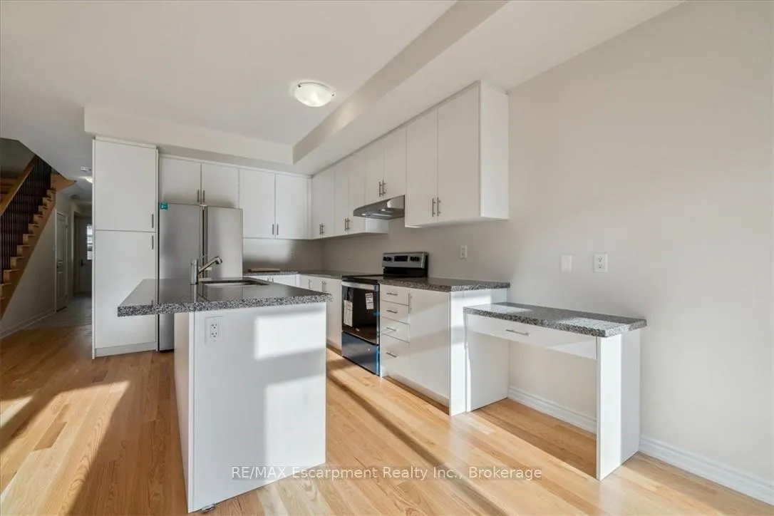 Photo 9 of 1396 National Common, Burlington, Tyandaga — HOMEH