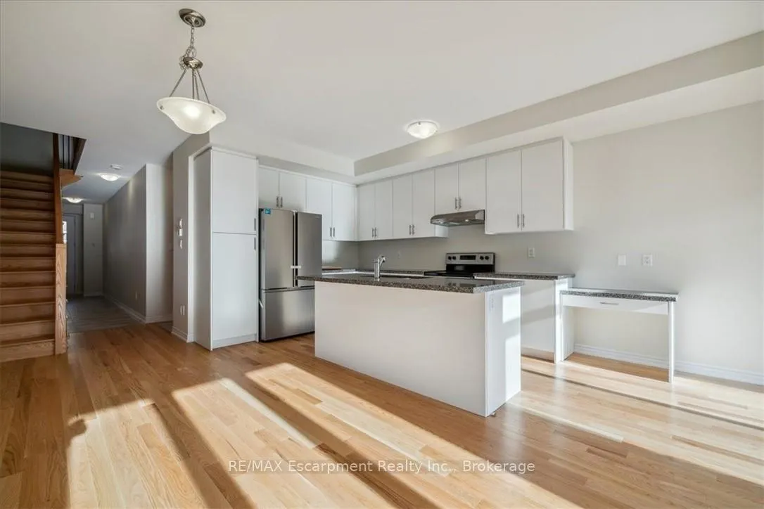 Photo 11 of 1396 National Common, Burlington, Tyandaga — HOMEH