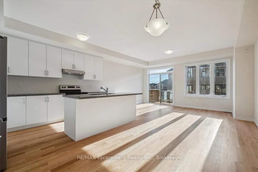 Photo 13 of 1396 National Common, Burlington, Tyandaga — HOMEH
